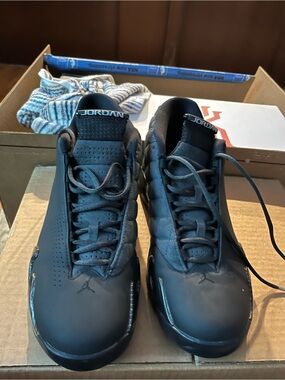 Jordan Men’s Black Low-Top Sneakers